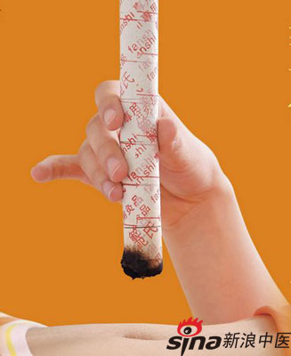 點(diǎn)擊將在新窗口查看全圖 手腳冰涼怎么辦?艾灸給你暖身